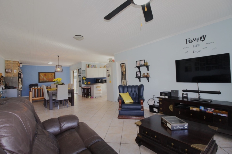 3 Bedroom Property for Sale in Wavecrest Eastern Cape